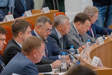 Реклама и торговля перейдут к исполнительной власти